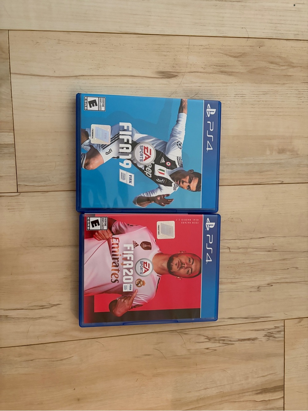 FIFA 19 & FIFA 20 PS4 Game Bundle - Blue and Red Covers